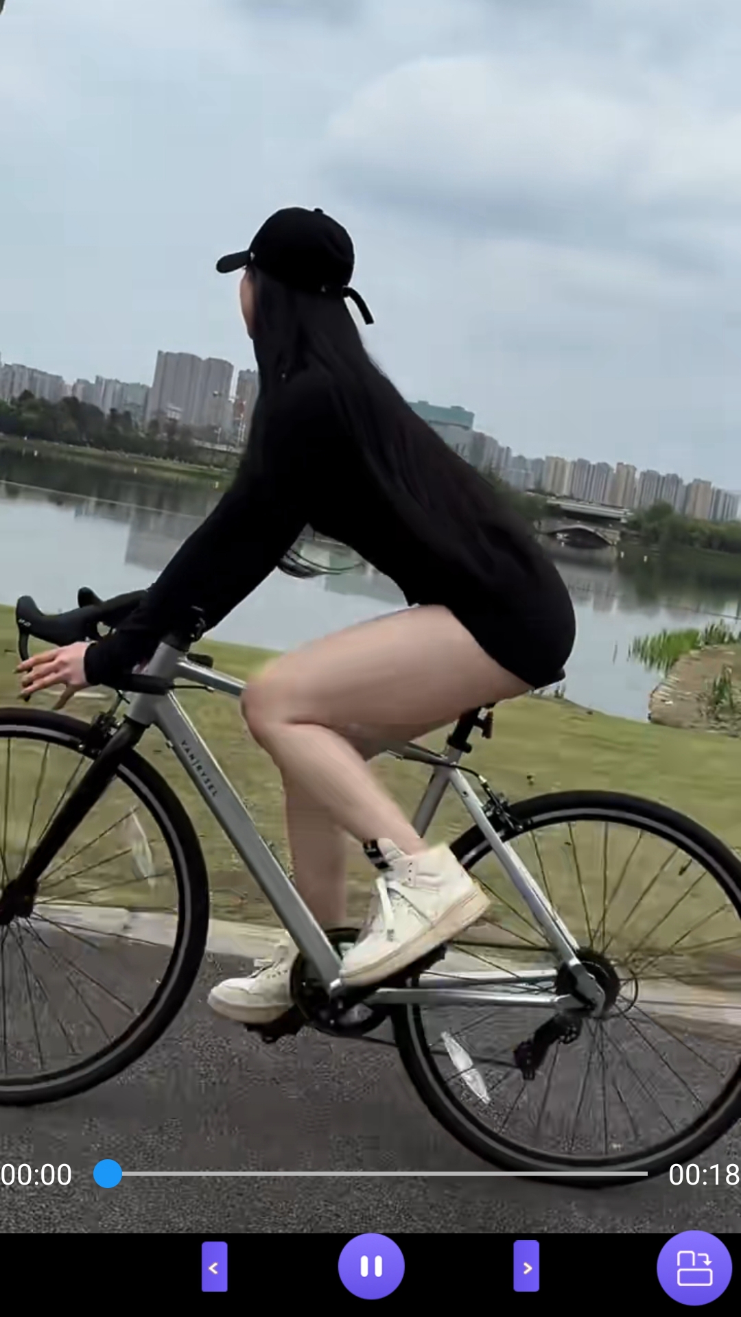 免费女女舔足专区截图